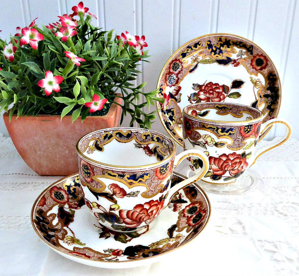 http://www.antiquesandteacups.com/cdn/shop/products/1890s-Imari-demitasse-teacup-GeorgeJones-crescent-a_grande.jpg?v=1668299862