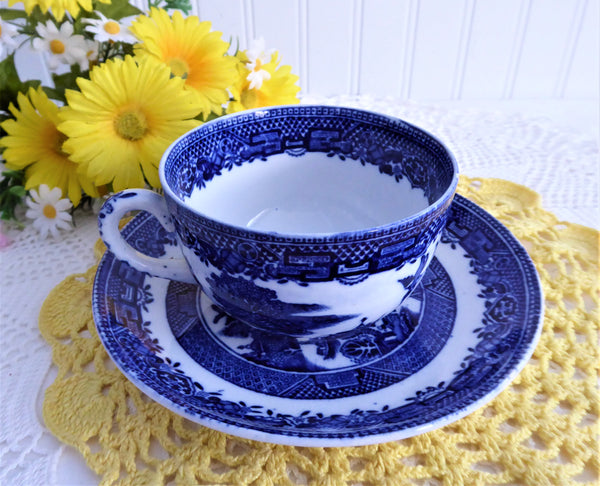 English Willow Cup And Saucer 1920s Teacup Royal Venton Blue Willow –  Antiques And Teacups