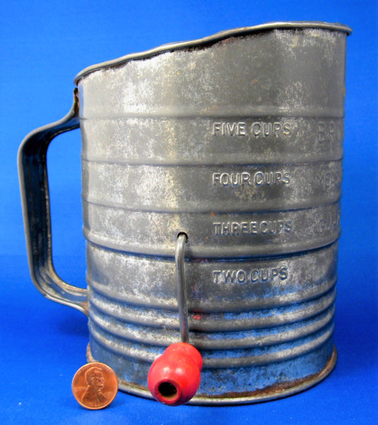 Pull flour sifter