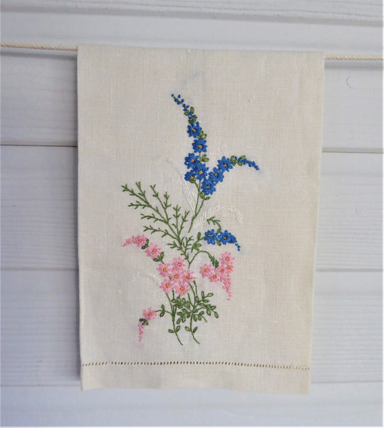 Vintage Daisies Embroidered Hand Towel 