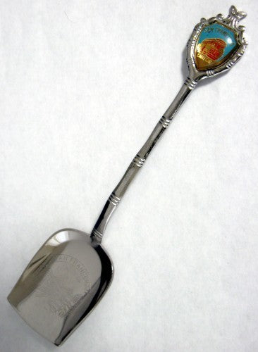 Souvenir Spoon： San Francisco Souvenir Spoon Shovel Engraved Bowl Cable Car Finial