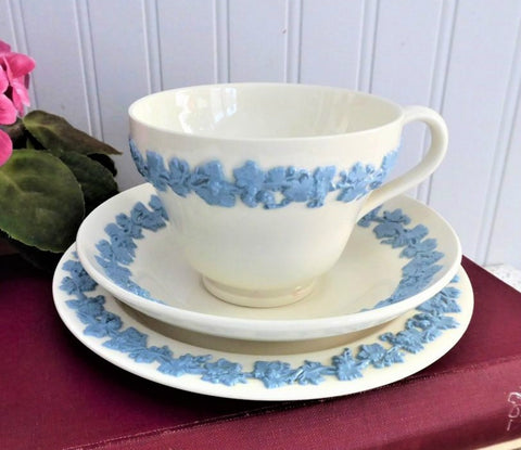 Wedgwood Queens Ware Teacup Trio Blue On White Grapes 1960s Queens Ware