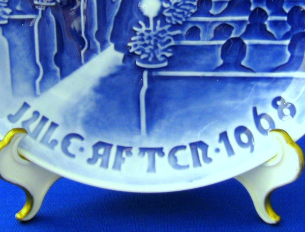 Plate Bing And Grondahl Christmas In Church 1968 Annual Blue And