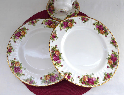 Pair Royal Albert Old Country Roses Dinner Plates Newer Plates Most Popular Pattern