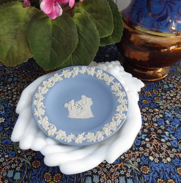 Wedgwood Blue Jasperware Pin Dish Round Cupid As Oracle 1970s