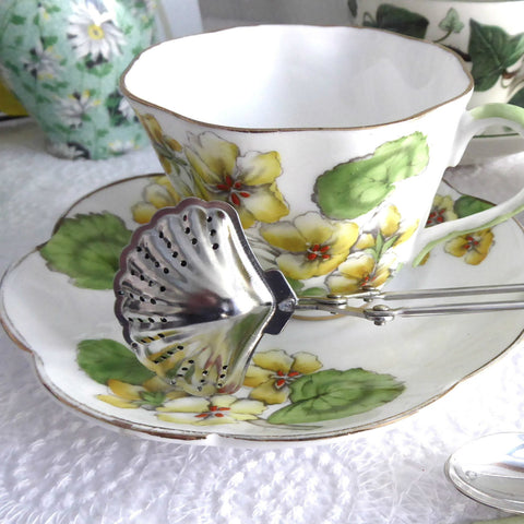 Seashell Shape Tea Infuser Chrome Plate Scissor Style Loose Tea Strain –  Antiques And Teacups