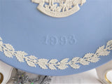Victorian Carolers 1993 Wedgwood Christmas Plate Holiday Blue White Jasperware