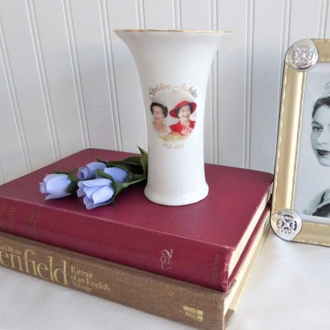 Vase 2002 Golden Jubilee Queen Elizabeth II 50 Years Photos Bone China