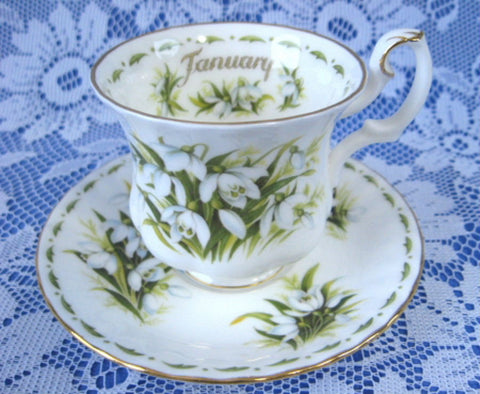January Snowdrops Cup And Saucer Royal Albert Demi Flower Of The Month - Antiques And Teacups - 1