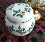 Sadler Christmas Holly Tea Caddy Ginger Jar 1970s Ceramic Canister Holiday Tea - Antiques And Teacups - 2