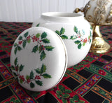 Sadler Christmas Holly Tea Caddy Ginger Jar 1970s Ceramic Canister Holiday Tea - Antiques And Teacups - 3