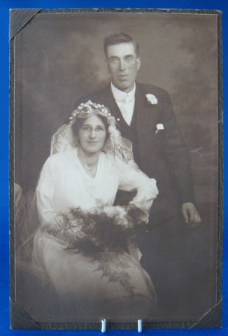 Edwardian Cabinet Card Photo Wedding Pair Fern Bouquet Bride Seated 1900-1910