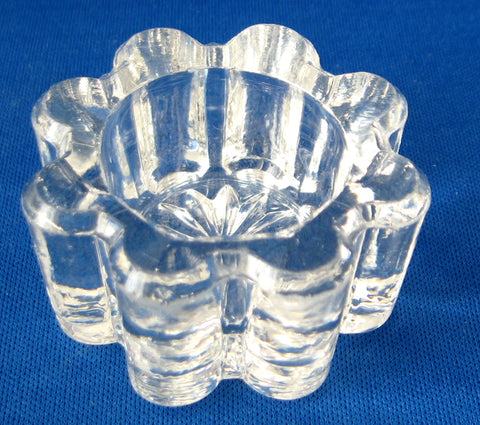 Open Salt Individual Clear 8 Lobed Scalloped Star Bottom US Glass 1900s