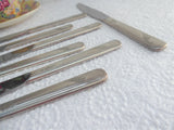 Oneida Queen Bess Table Knives Set Of 6 And 1 Elegant 1950s Floral Silverplate Stainless Blades