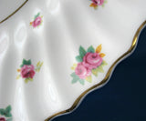 Royal Doulton Rosebud Dinner Plate Rosebuds 1940s 10.5 Inch Romantic