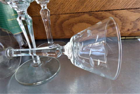https://www.antiquesandteacups.com/cdn/shop/products/1950s-6-etched-crystal_sherry-glasses-h_large.JPG?v=1541291988