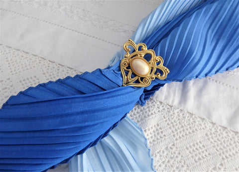 ZSEDP Vintage Gold Color Brooch Scarf Buckle Hollow Simulation Pearl  Brooches Scarf Clips for Women Xmas Jewelry (Color : D, Size : 1)