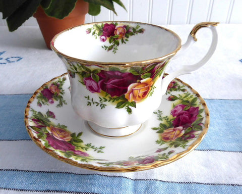 Cup And Saucer Royal Albert Old Country Roses 1962-1974 English Made Brush Gold Teacup