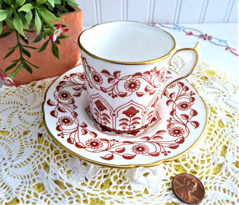 https://www.antiquesandteacups.com/cdn/shop/products/1970s-Rougemont-RoyalCrownDerby-demitasse-teacup-a_large.jpg?v=1602030751