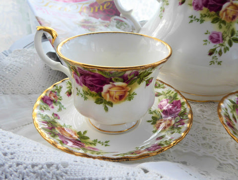 Old Country Roses Royal Albert Cup and Saucer English Made 1974-1992 –  Antiques And Teacups