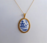 Spode Blue Willow Pendant Necklace 1980s Oval 24kt Gold Plated Danbury Mint