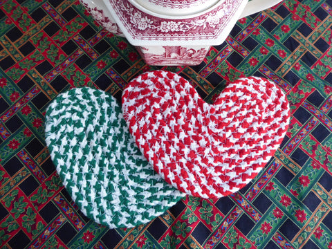Christmas Colors 2 Braided Trivets 1980s Red Green Country Hearts Retro Mug Mats