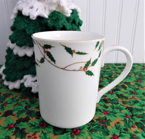 Boehm Mug Holly Design 1989 England Christmas Tea 40th Anniversary Boehm Porcelains