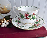 A Cup Of Christmas Tea Teacup Book Companion Holly Classic Holiday Bone China