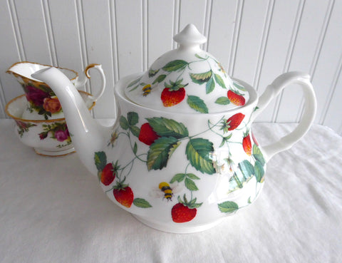 Roy Kirkham Alpine Strawberry Teapot English Bone China 6 Cups 40 Ounces