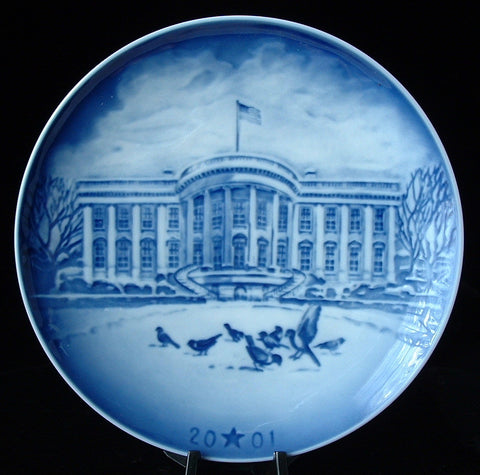 Bing and Grondahl Plate 2001 Christmas Eve At The White House Christmas Blue White