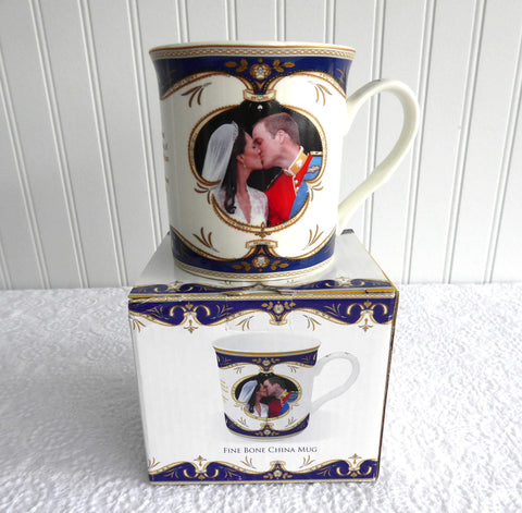 Wedding Kiss Mug William And Catherine English Boxed 2011 Bone China