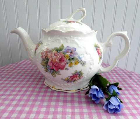 Large Teapot Olympian Rose Royal Patrician English Bone China 8 Cups Mixed Floral - Antiques And Teacups - 1