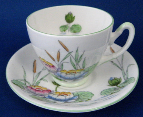 Water Lilies Cup And Saucer Hand Colored Royal Stafford 1950s - Antiques And Teacups - 1
