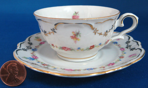 US Zone Cup And Saucer Bayreuther Dainty Floral Chintz Demi 1945-1949 Bayreuth Bavaria - Antiques And Teacups - 1