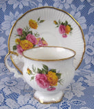 Cup And Saucer Lush Roses With Cottage Elizabethan 1950s Bone China - Antiques And Teacups - 3