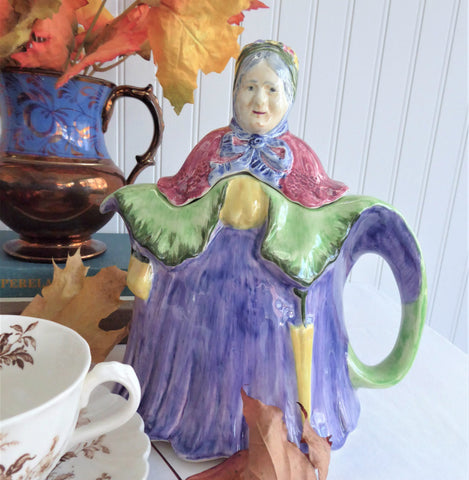 Little Old Lady Teapot English Figural Old Grandmother In Cape 1940s Large 32 Ounce